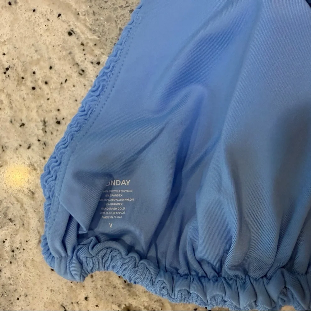 Monday Swimwear PALMA TOP - AZURE CRINKLE Size V